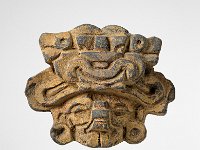 Ame Ker 81  Ame Ker 81, Mexiko, Bundesstaat Oaxaca, Zapoteken, Klassische Periode, Monte Albán III, ca. 300-900 n. Chr., Gefäßfragment, Ton, H 7,7 cm, B 10 cm : Museumsfoto: Claus Cordes, Bestandskatalog Ethnologie